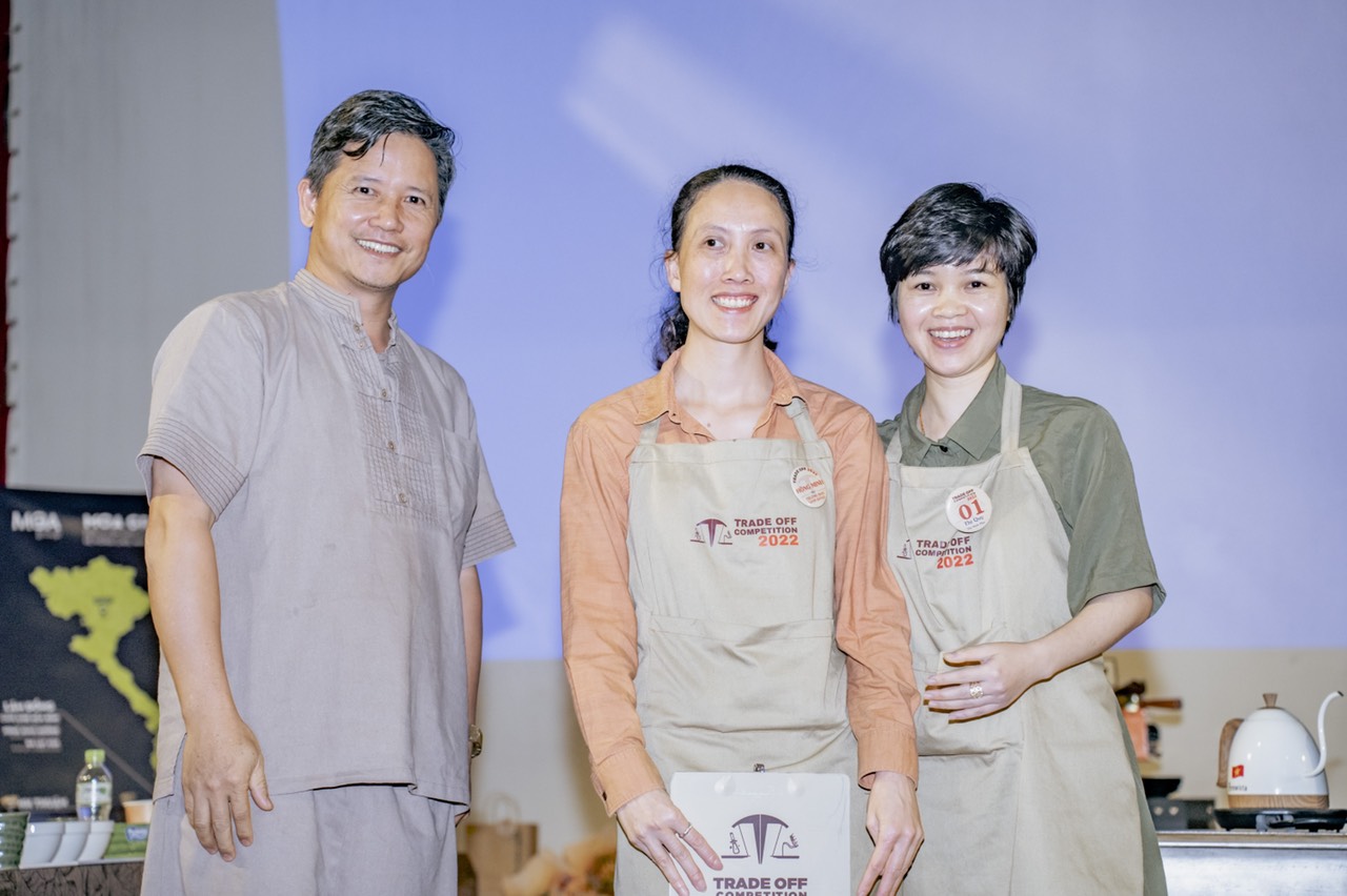 Tea & Coffee 49 Tea & Coffee Cuoc thi Pha Nhu Phin 4