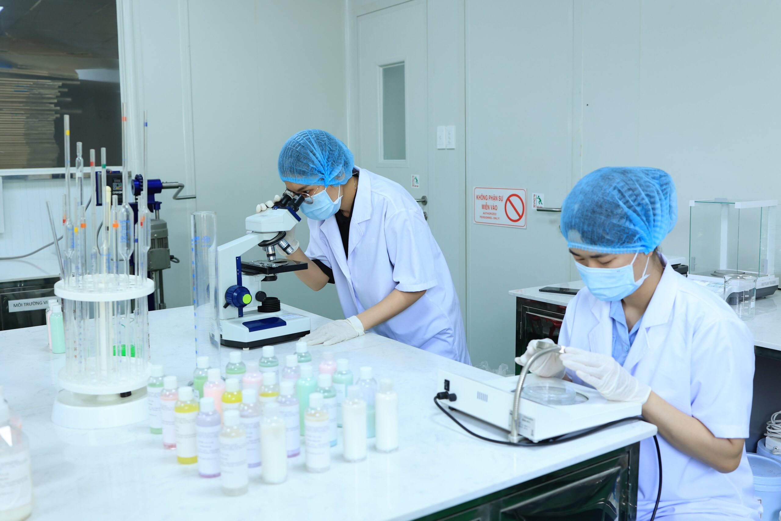 Medical Consumables phong R D tai Truong Duong 3 scaled