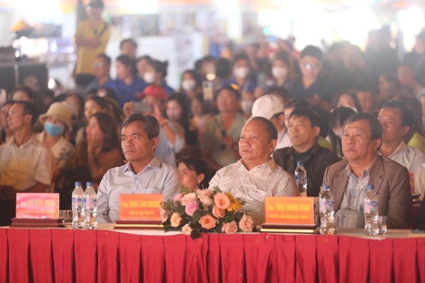 Khai mạc lễ hội Hoa Dã Quỳ 2023 lanh dao tinh tham du le khai mac le hoi hoa da quy