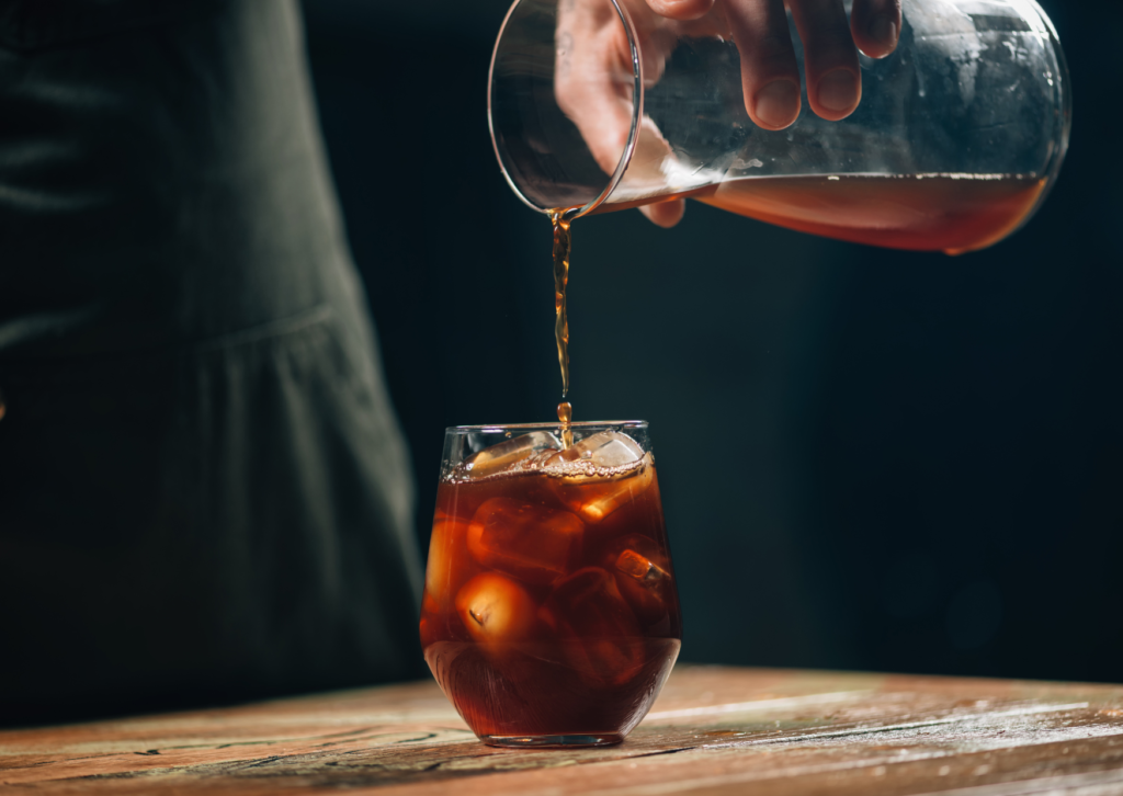 GỢI Ý PHÁ CÁCH PHA CHẾ CÀ PHÊ ARABICA – BIẾN LY CÀ PHÊ THÀNH "MÓN QUÀ SÁNG TẠO" 1 arabica-cold-brew