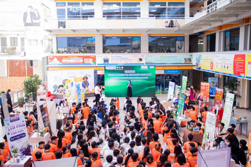 [HUTECH SHOWCASE] KINKA ĐỒNG HÀNH CÙNG SINH VIÊN TRONG HÀNH TRÌNH “MARKETING TỬ TẾ” IMG 6779