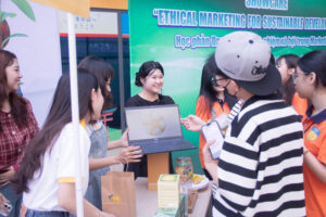 [HUTECH SHOWCASE] KINKA ĐỒNG HÀNH CÙNG SINH VIÊN TRONG HÀNH TRÌNH “MARKETING TỬ TẾ” IMG 7253