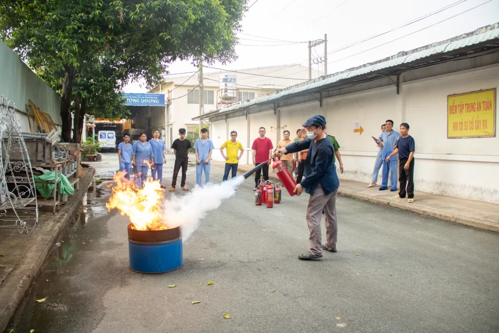 CÔNG TY TRƯỜNG DƯƠNG TẬP HUẤN PCCC: SẴN SÀNG TRƯỚC MỌI TÌNH HUỐNG IMG 8397