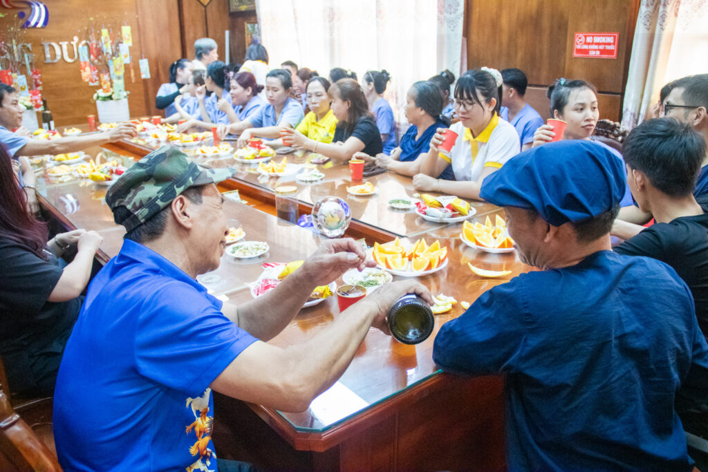 TRƯỜNG DƯƠNG GROUP KHAI XUÂN BÍNH NGỌ 2026: SẴN SÀNG TỐC LỰC, CHINH PHỤC TẦM CAO MỚI 2 TRƯỜNG DƯƠNG GROUP KHAI XUÂN BÍNH NGỌ 2026: SẴN SÀNG TỐC LỰC, CHINH PHỤC TẦM CAO MỚI IMG 9576