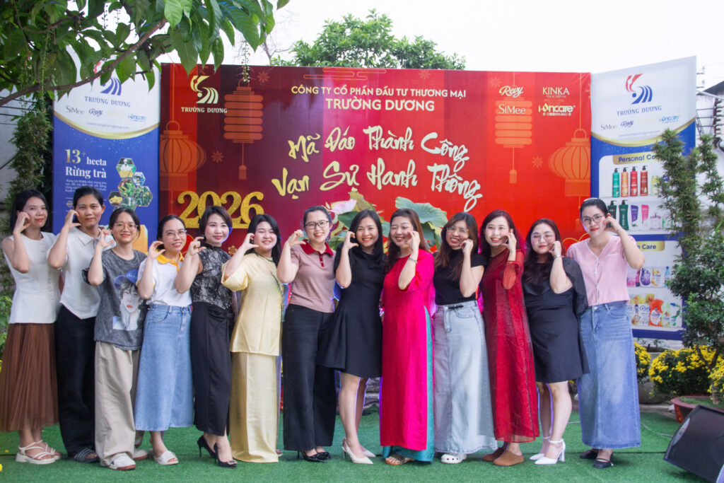 TRƯỜNG DƯƠNG - TIỆC TẤT NIÊN 2025 & LỄ GIỖ TỔ NGÀNH MAY z7495367577082 60aaa1300e626ad81da8f2edff54ff05 1