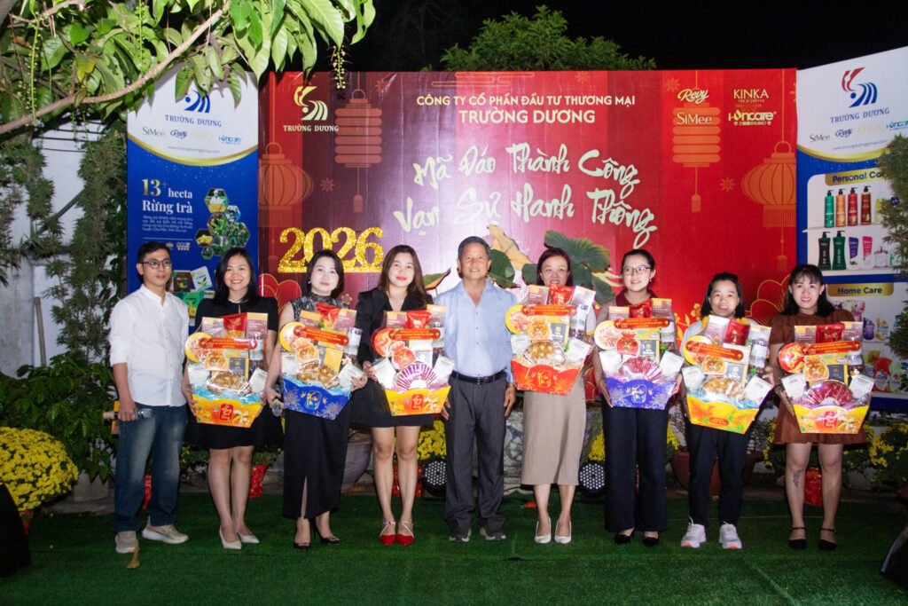 TRƯỜNG DƯƠNG - TIỆC TẤT NIÊN 2025 & LỄ GIỖ TỔ NGÀNH MAY z7495368183219 df1e03ff5ade655ddd35410fcdbbdd42