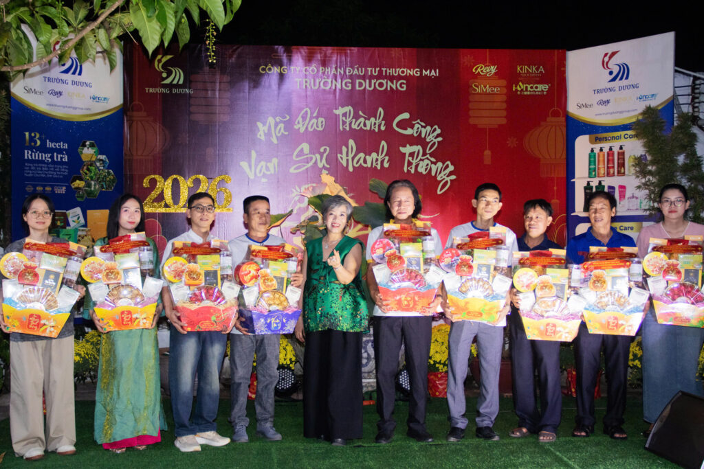 TRƯỜNG DƯƠNG - TIỆC TẤT NIÊN 2025 & LỄ GIỖ TỔ NGÀNH MAY z7495368431287 e0e53ea53680d846e49f149726d4b6b4