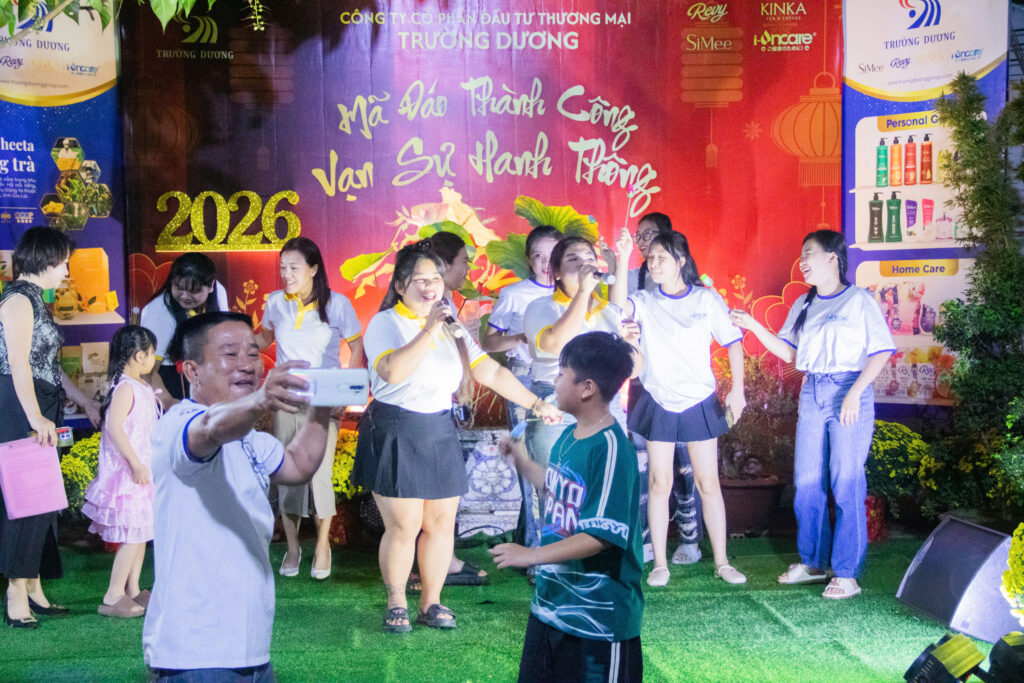 TRƯỜNG DƯƠNG - TIỆC TẤT NIÊN 2025 & LỄ GIỖ TỔ NGÀNH MAY z7495393003564 6e814ede214e006b11c4a89e4cdef609