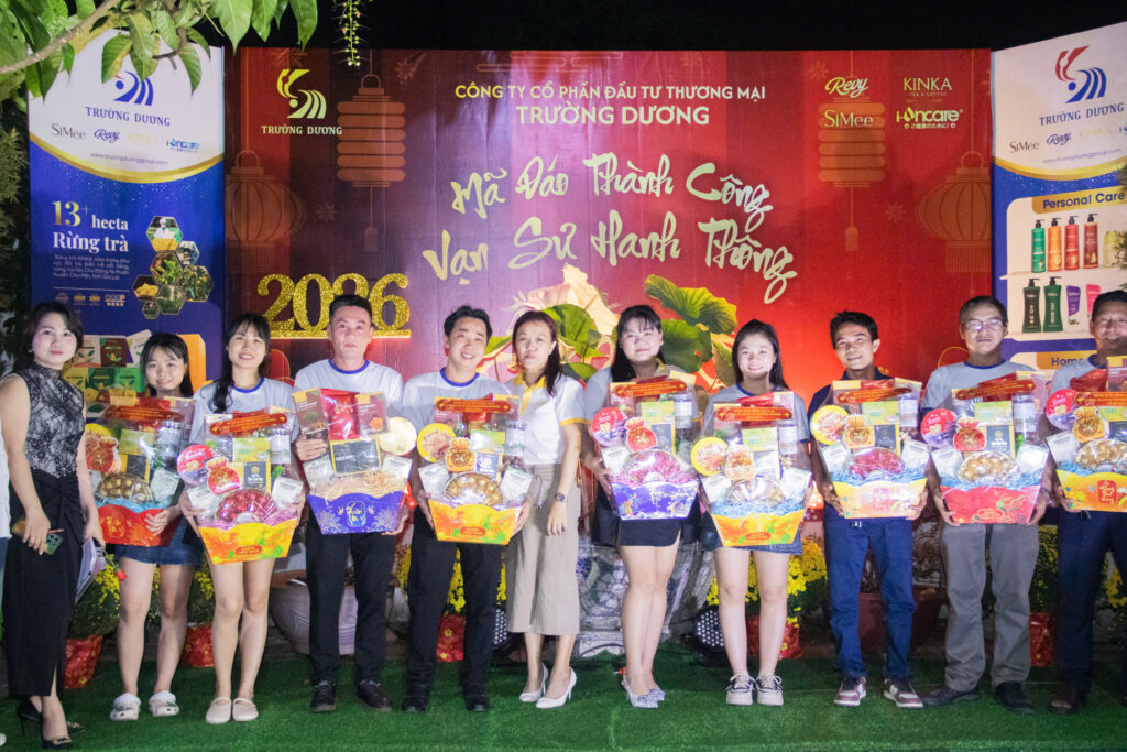 TRƯỜNG DƯƠNG - TIỆC TẤT NIÊN 2025 & LỄ GIỖ TỔ NGÀNH MAY z7495393123348 559cc96ee5053c72a1d0d44aa3a4eef1