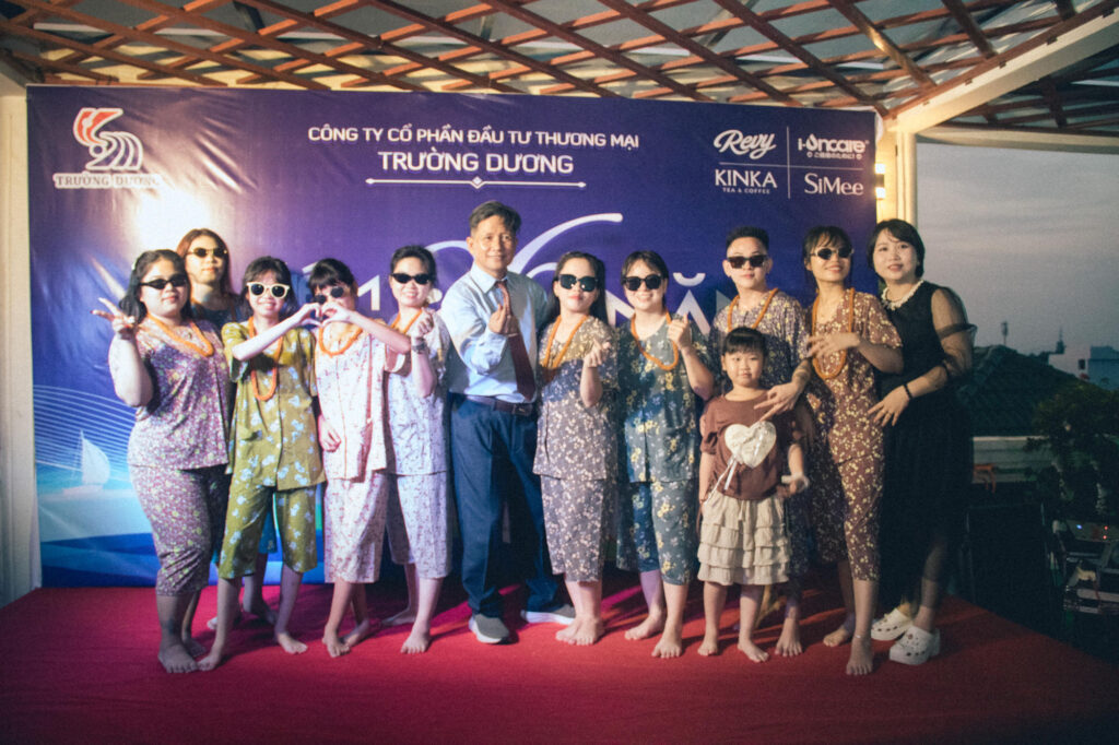 "Unity Over Waves" – Truong Duong Group Celebrates Its 26th Anniversary With an Unforgettable Team-Building Trip to Vung Tau 23 "Unity Over Waves" – Truong Duong Group Celebrates Its 26th Anniversary With an Unforgettable Team-Building Trip to Vung Tau TDG Vung Tau 2026 73 of 282