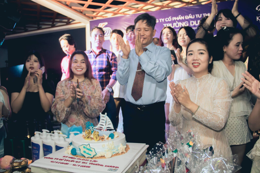 "Unity Over Waves" – Truong Duong Group Celebrates Its 26th Anniversary With an Unforgettable Team-Building Trip to Vung Tau 17 "Unity Over Waves" – Truong Duong Group Celebrates Its 26th Anniversary With an Unforgettable Team-Building Trip to Vung Tau TDG Vung Tau 2026 81 of 282